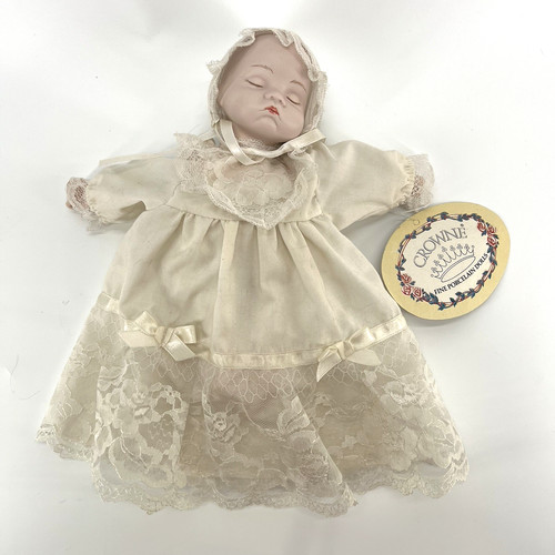 Crown Fine Porcelain Sleeping Baby Doll Music Box Plays When You Wish Upon a Sta
