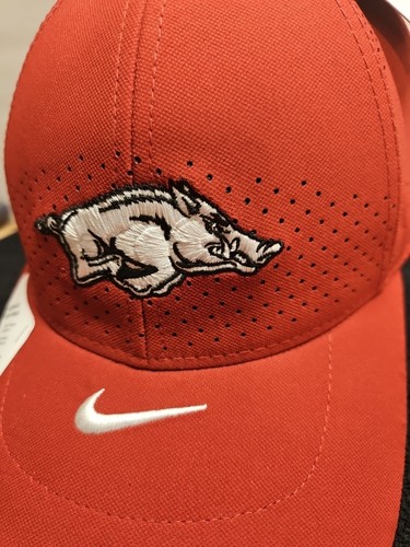 Arkansas Razorbacks Hat Nike Team Issue Performance Vented Snapback Cap H72 - Picture 4 of 9