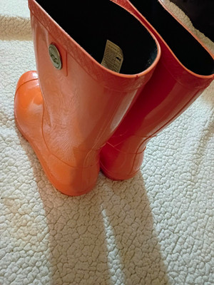 UGG Women s Orange Waterproof Rubber Mid-Calf Rain Boots US 10 EU 41