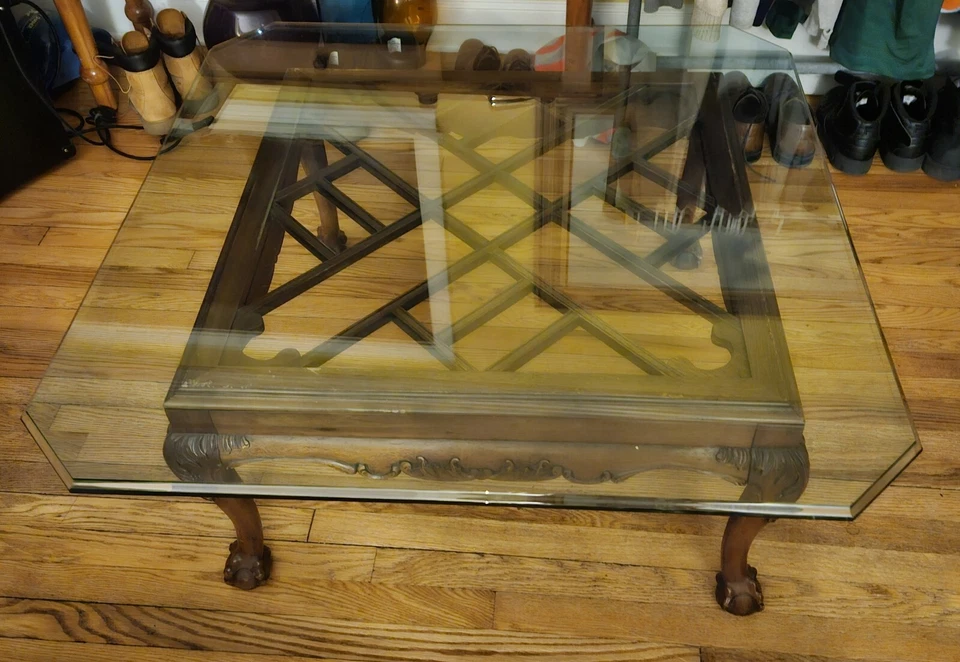 Mesa de centro vintage Hollywood Regency Lattice con tapa de vidrio personalizada Foto 2 de 4