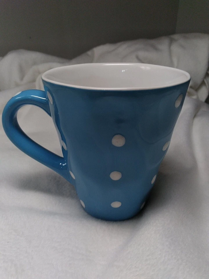 Xícara de café Maxwell & Williams azul polvilhado pontos brancos céu - Imagem 2 de 3