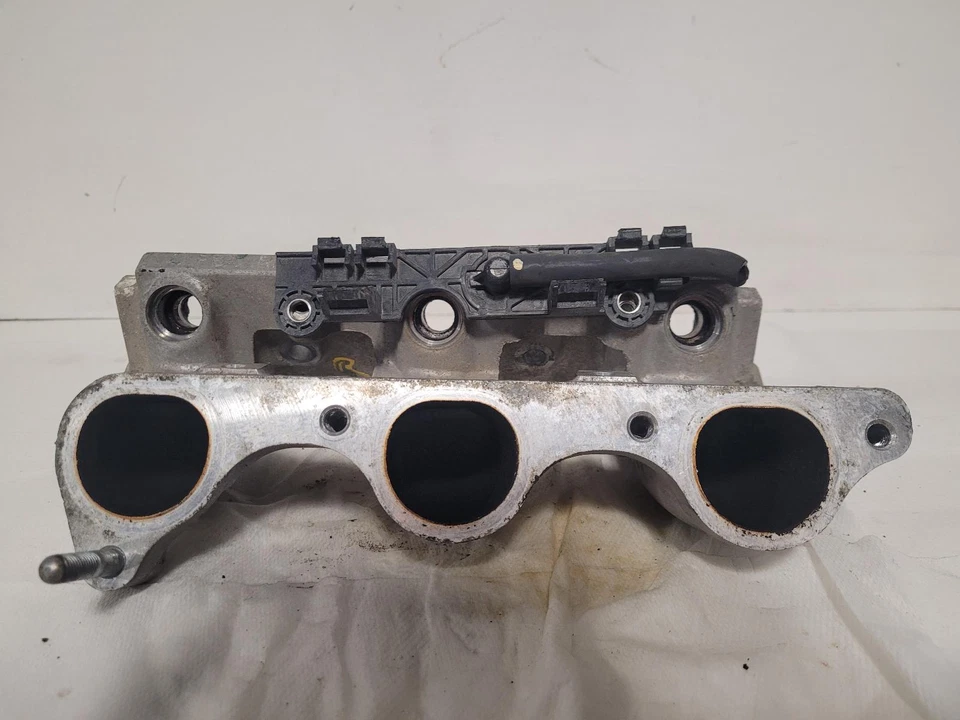 Used Lower Right Engine Intake Manifold fits: 2000 Honda Accord lower injector b Foto 3 de 4