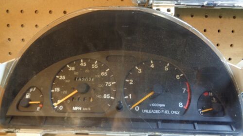 METRO SWIFT SIDEKICK TRACKER INSTRUMENT CLUSTER WITH TACHOMETER - Picture 2 of 12
