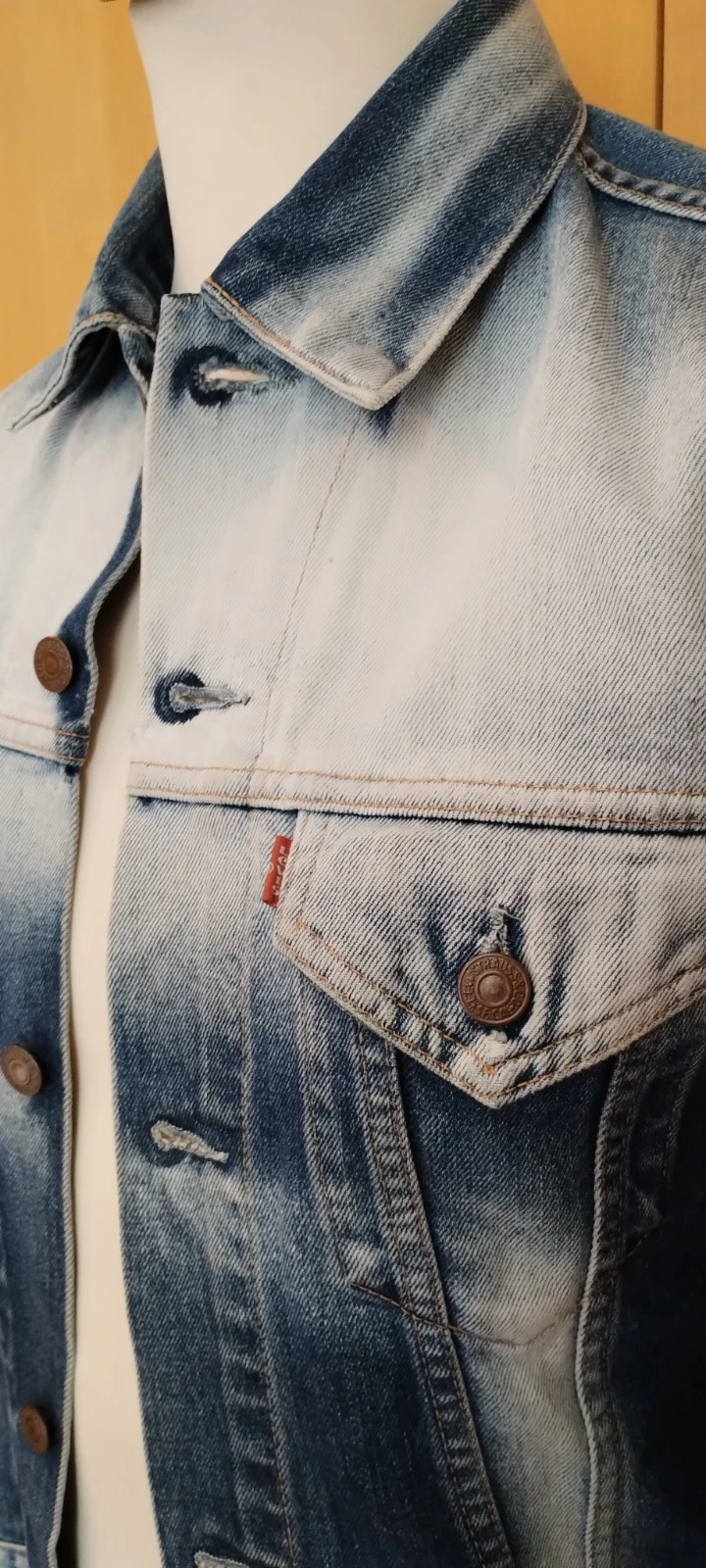 VTG LEVIS 70500 VERY SLIM FIT SMALL XS BLEACHED BLUE DENIM TRUCKER JACKET