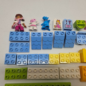 Lego Duplo BACKYARD CLINIC Set #10606 - Doc McStuffins Minifigure - 99% Complete