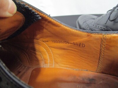 Barneys New York Handmade in England Black Leather Wingtip  display picture 1