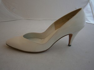 narrow wedding shoes