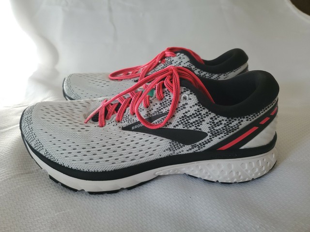 brooks ghost 11 white pink black