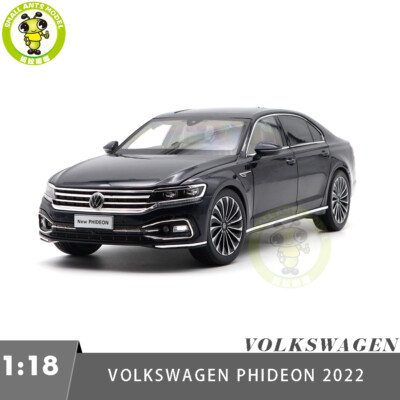Volkswagen New Phideon 1/18 ダークブルー s-l400.jpg
