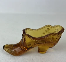 Mosser Glass Ladies Amber Glass Shoe Scroll Bow 4 ½” x 2 ¼” x 1 ½”
