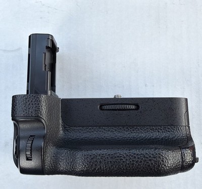 Song VG-C2EM Vertical battery grip for Sony ILCE-7M2 ILCE-7rM2 A7II A7rII A7sII