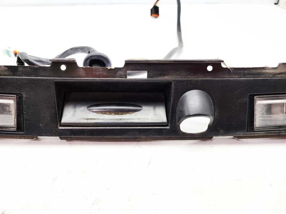 HYUNDAI TUCSON MK3 TL NUMBER LICENSE PLATE LIGHT SET WITH BOOT HANDLE & TRIM - Image 3 of 4