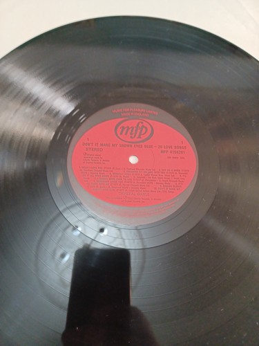 Crystal Gayle - Don't It Make My Brown Eyes Blue - 20 Love Songs (Vinyl) - Picture 3 of 3