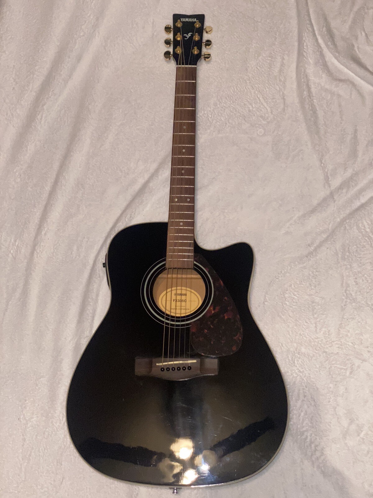 Yamaha FX335C Dreadnought AcousticElectric Guitar Black With Guitar
