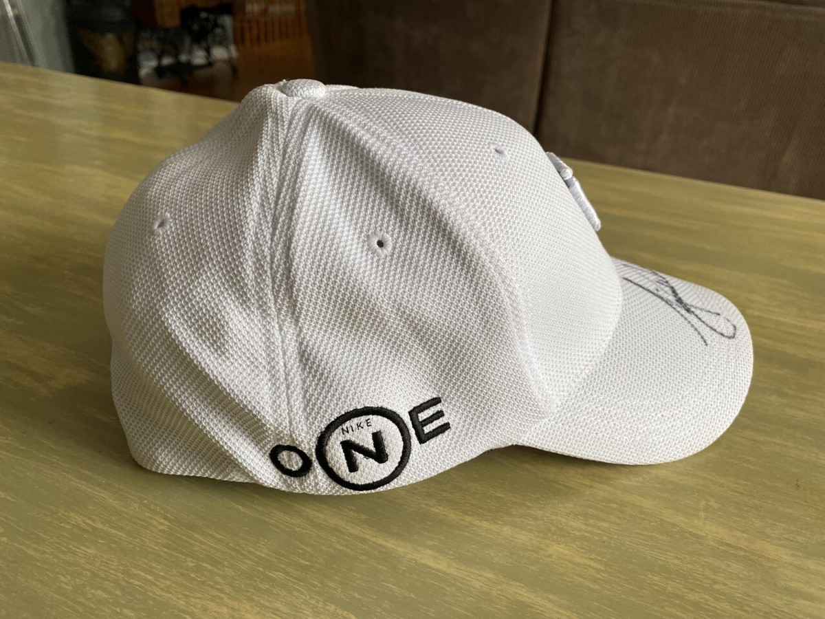 Tiger Woods autographed signed auto TW logo Nike One golf Tiger Woods autographed signed auto TW logo Nike One golf