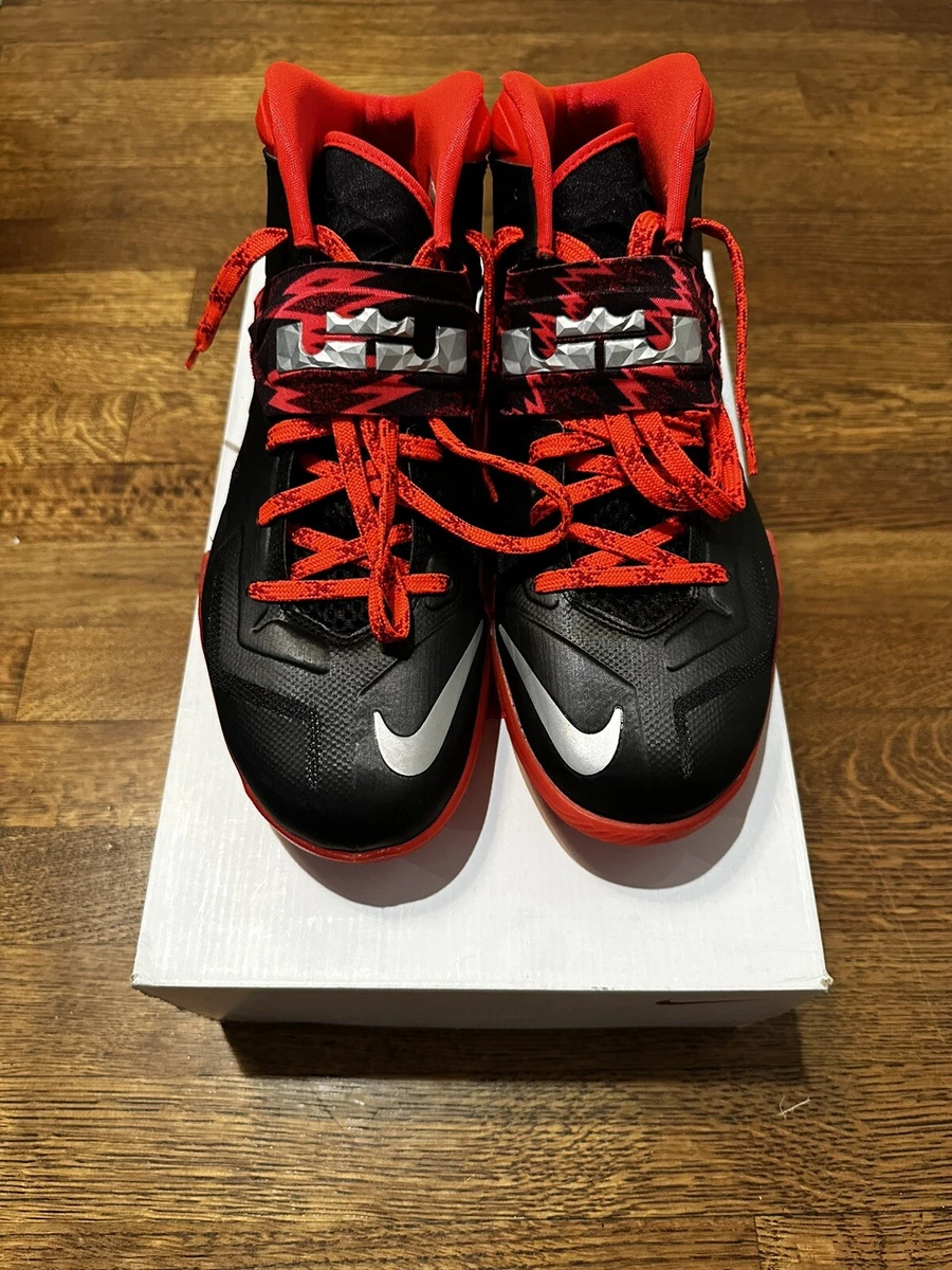 Nike zoom on sale soldier vii red
