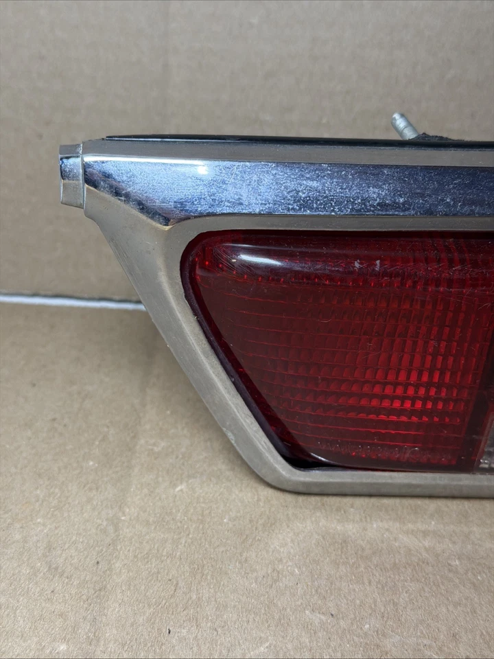 LUZ TRASERA DERECHA MERCEDES BENZ W113 PAGODA 280SL OEM ¡Usada sin probar! Foto 2 de 4