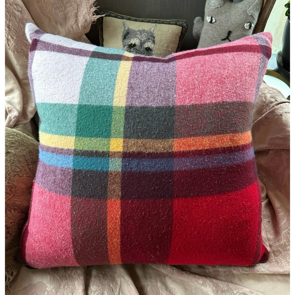 WILLIAMS SONOMA 枕头羊毛格子粉色绿色红色 20x20 英寸带羽绒插垫 — 第 3/4 张图片