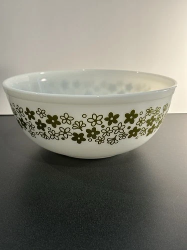 Pyrex Spring Blossom Crazy Daisy 404 Large Mixing Bowl 4 Qt Excellent Condition