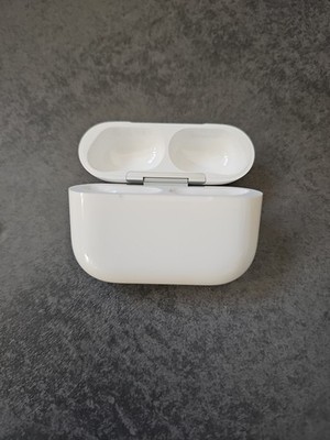 Apple AirPods Airpod (3. Generation Pro 2025) 3 Pro Magsafe Ladecase A3122