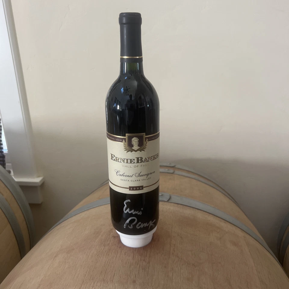 非常罕见 - Ernie Banks 赤霞珠 2008 年名人堂葡萄酒亲笔签名 — 第 2/4 张图片