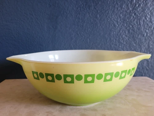 Vintage PYREX Green Dot Square 4 Qt. Cinderella Bowl 444
