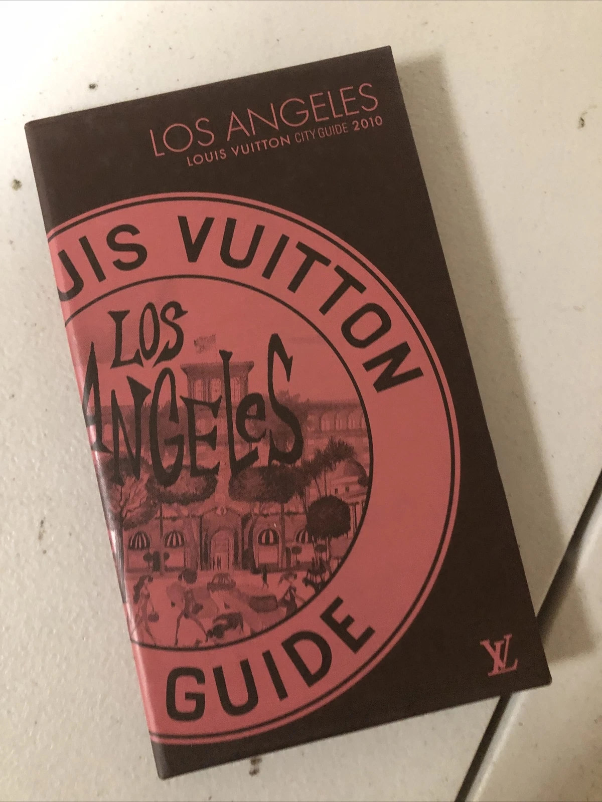 LOUIS VUITTON（LV） LOUIS VUITTON LOS ANGELES CITY GUIDE 2010 FIRST EDITION (LIKE NEW) TRAVEL GUIDE