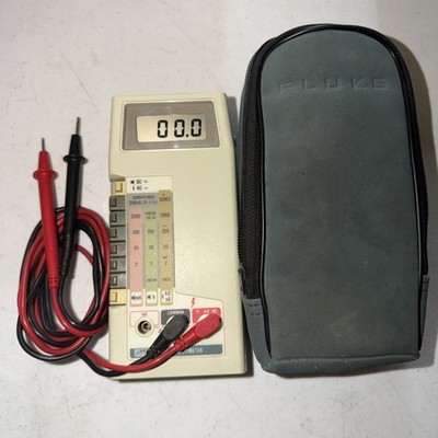 Fluke 8020A Handheld Digital Meter Multimeter Tested Good