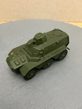 Dinky / 676 Armoured Personnel Carrier in really good condition 
