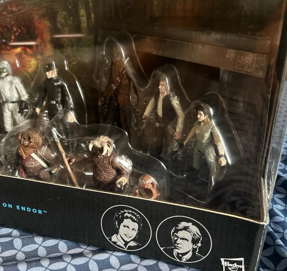 Sellado Nuevo 2014 Serie Negra Star Wars El Retorno del Jedi Batalla en Endor ToysRU Foto 2 de 4