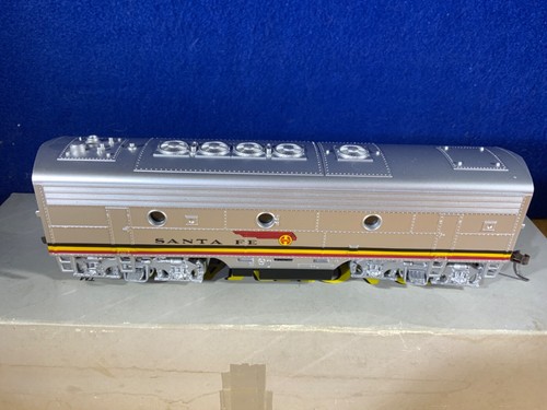 G20-5 BACHMANN PLUS - SANTA FE - EMD F7A (SF WAR BONNET) #306L - ITEM #11223 - Picture 7 of 13