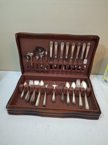 Vintage National Silver Co. ( Pattern - Nineteen ) Flatware Set - 1925 - 96pc