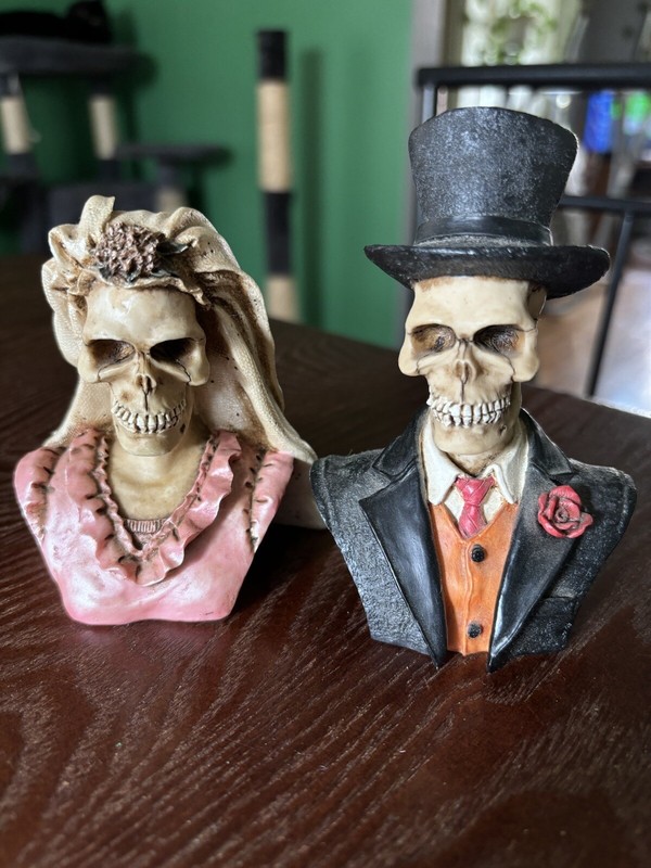 Skeleton Bride And Groom Bust