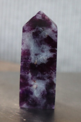 PURPLE MICA POINT (4 SIDED) 2.45 INCHES TALL/ 42.9 GRAMS