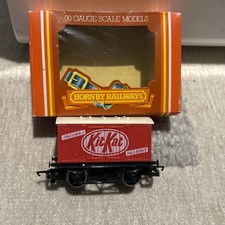 OO GAUGE HORNBY R722 'KITKAT' CLOSED VAN WAGON BOXED MODEL RAILWAY ROLLING STOCK