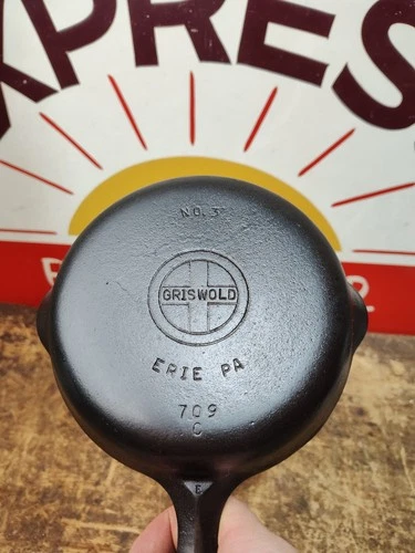 "Fully Restored" GRISWOLD Cast Iron Skillet 6" Small  Logo 709  Seasoned Flat