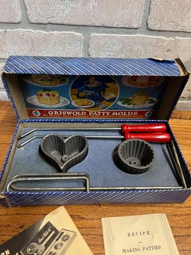 Vintage 1950s Griswold Cast Iron Patty Molds with Handle No. 2 Original Box