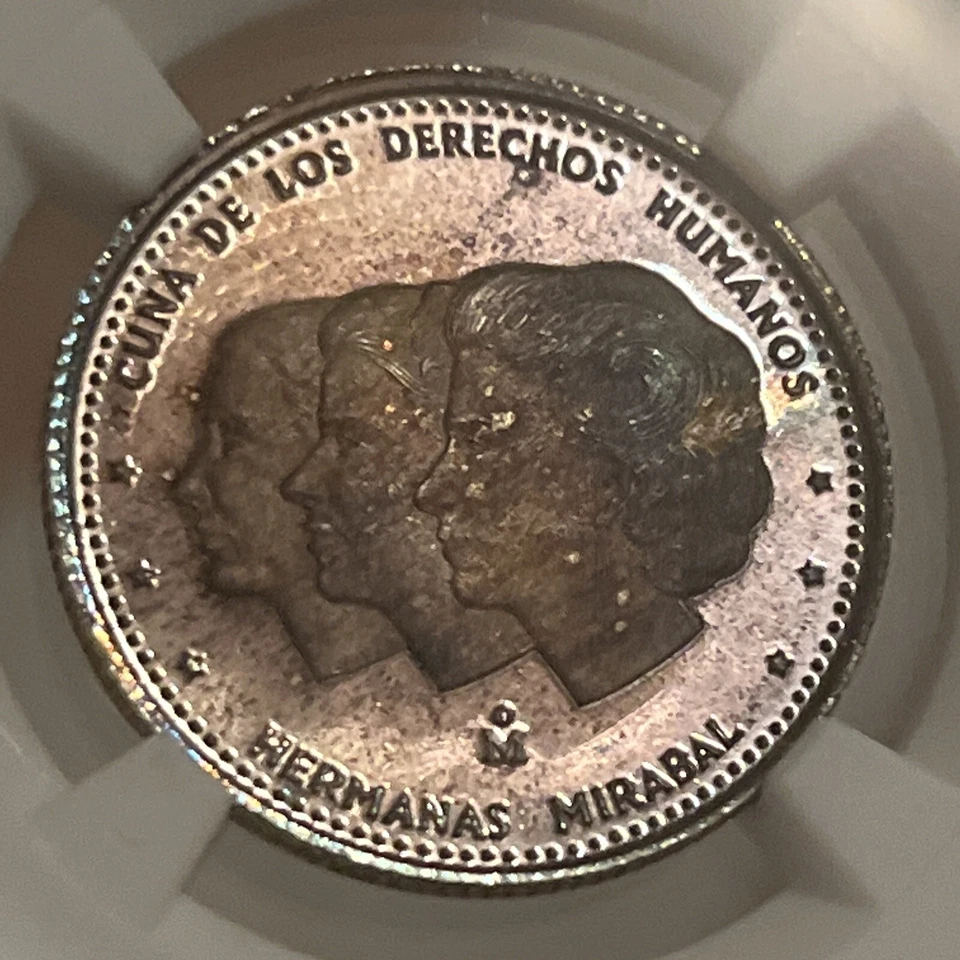 DOMINICAN REPUBLIC PROOF 1984 MO 25 Centavos NGC PF67 ULTRA CAMEO toned - Image 2 of 4