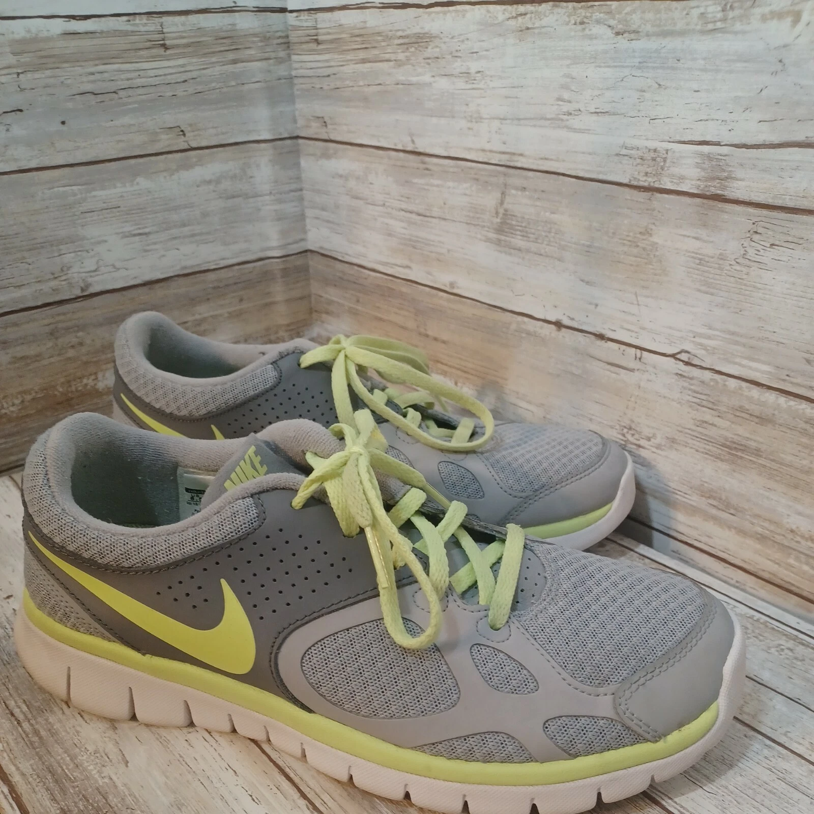 Baskets baskets Nike Flex Supreme taille 8,5 haut bas 512108 003 gris vert