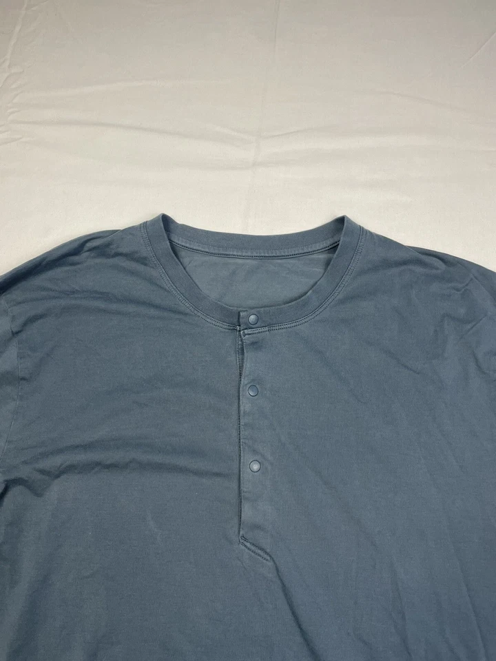 Lululemon The Fundamental Henley Manga Larga Rendimiento Snap Acero Azul Talla M Foto 4 de 4
