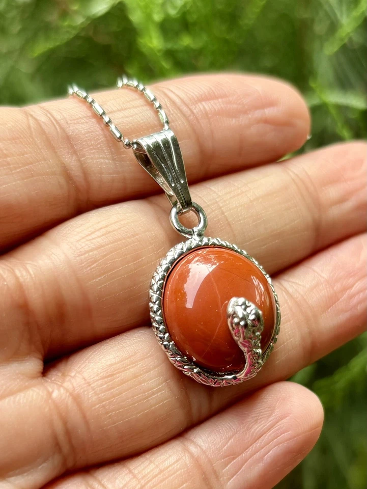 Medallón colgante de moda de jaspe rojo relleno de oro blanco CADENA SURTIDA GRATIS #1 Foto 2 de 4