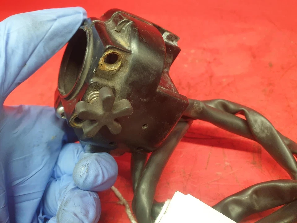 2005 HARLEY DAVIDSON FXSTI SOFTAIL STANDARD RH SWITCH GEAR - Image 2 of 4