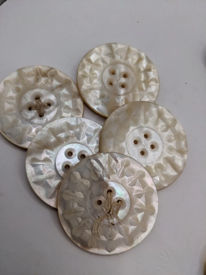 Vintage Lucite, MOP, Fabric Button Lot,Gold ,Green, Off White, White - Image 3 of 4