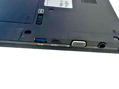 Fujitsu Lifebook U749 14