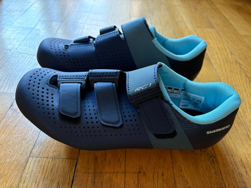 Shimano Women's size 39 cycling shoes (slightly used)