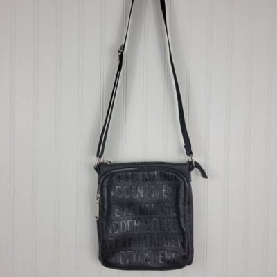 Steve Madden, Small Crossbody Purse black purse, 2 pocket outside, 1 pocket insi