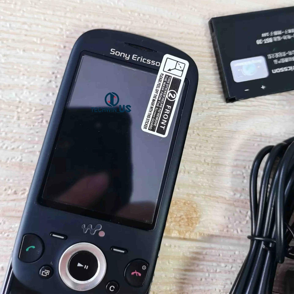 Unlocked Original Sony Ericsson W20 2.6 inches 3.15MP Cellphone 3G Feature phone - Image 2 of 4