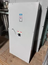 SIEMENS 600A BREAKER ENCLOSURE N1 W/ 300A 3VA5 FRAME 400M
