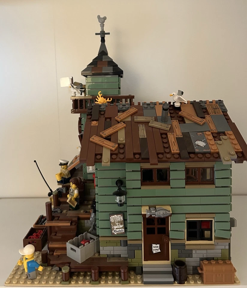 LEGO Ideas 21310 Old Fishing Store, foto 3 di 5