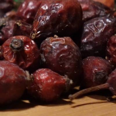 getrocknete Hagebutten 3 kg ganze Früchte für Pferde Wildvögel und Eichhörnchen